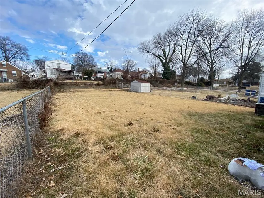 6927 Myron Avenue, Saint Louis, MO 63121 - #2