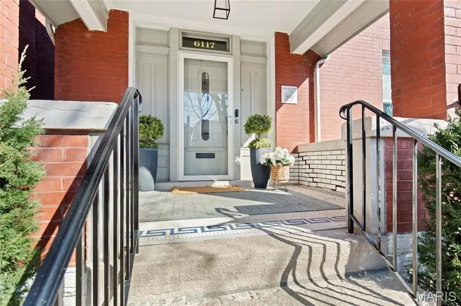 6117 Westminster Place, Saint Louis, MO 63112 - #3