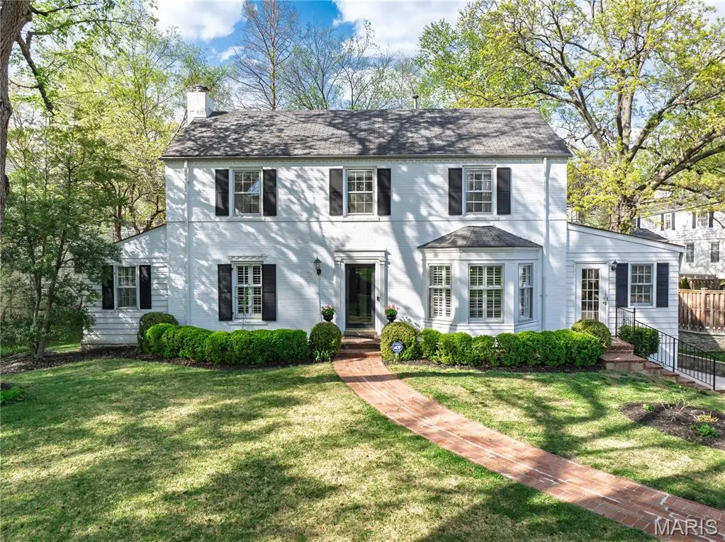 44 Willow Hill Road, Ladue, MO 63124 - #1