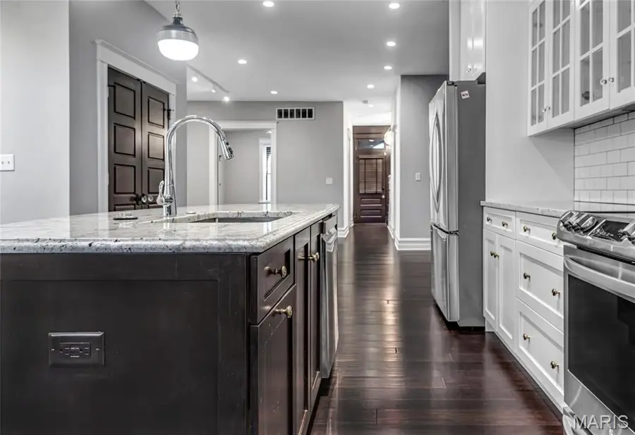 1041-1043 S Taylor Avenue, Saint Louis, MO 63110 - #3