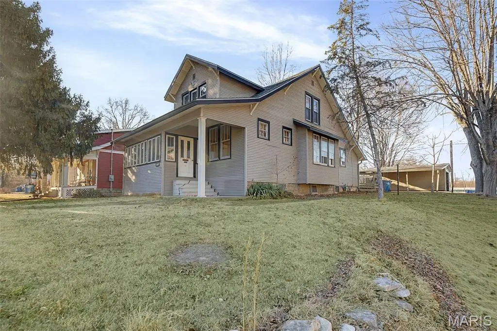 3322 Jackson Street, Alton, IL 62002 - #1