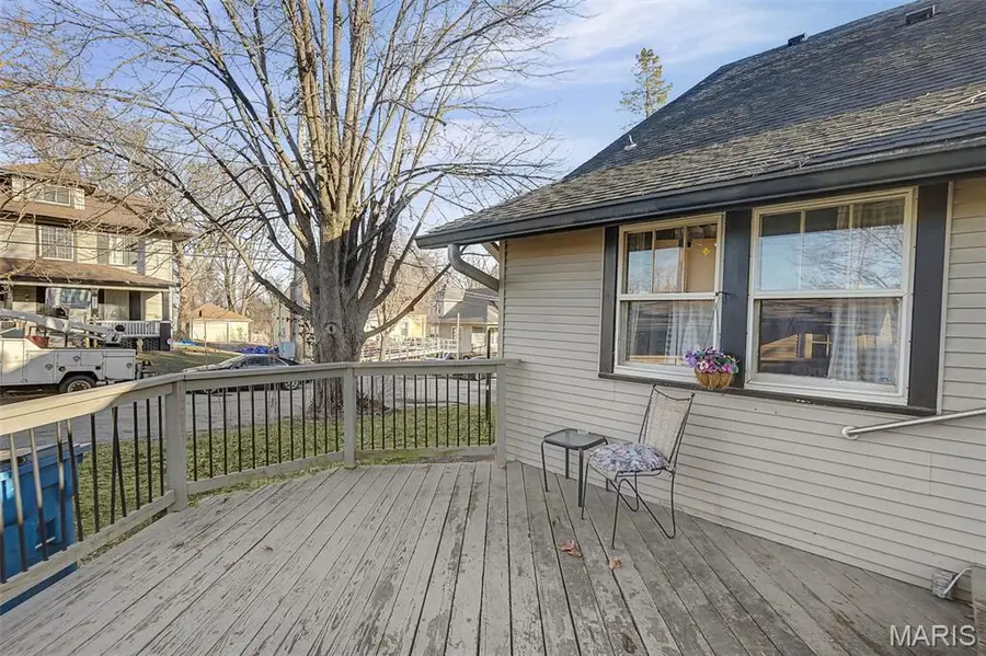 3322 Jackson Street, Alton, IL 62002 - #2