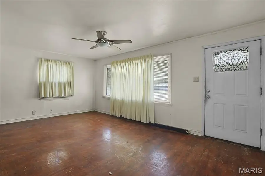 8143 Airport Road, Saint Louis, MO 63134 - #2