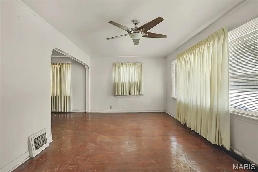 8143 Airport Road, Saint Louis, MO 63134 - #3