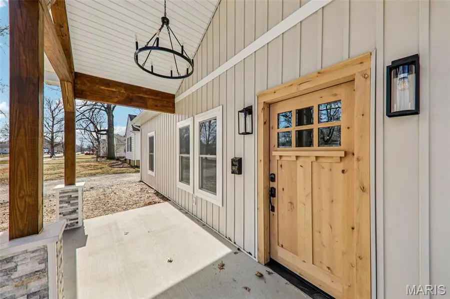 1517 N State Street, Litchfield, IL 62056 - #3