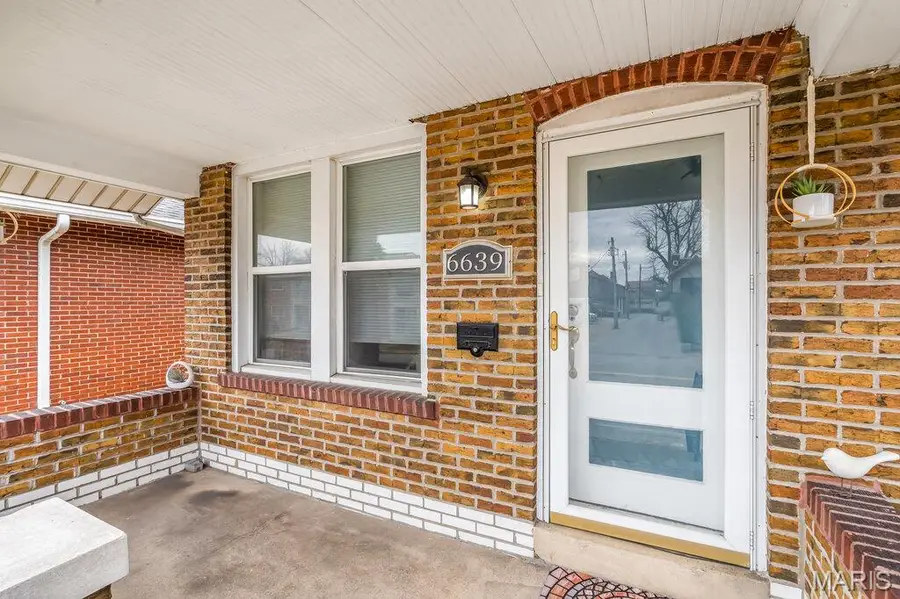 6639 Arsenal Street, Saint Louis, MO 63139 - #2