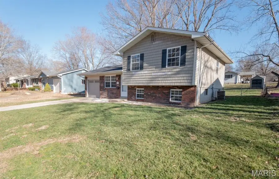 1707 E 9th Street, Washington, MO 63090 - #2