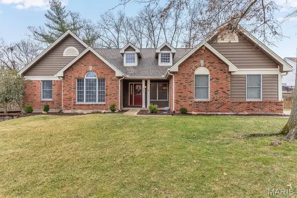 390 Portsmouth Drive, St Charles, MO 63303