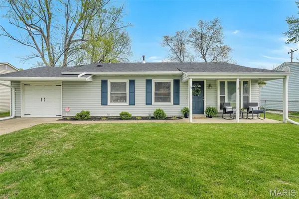 14 Steeplechase Drive, St Peters, MO 63376