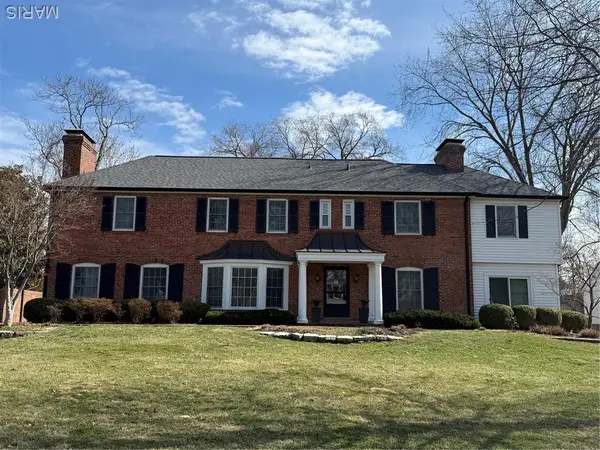 39 Willow Hill Road, Ladue, MO 63124