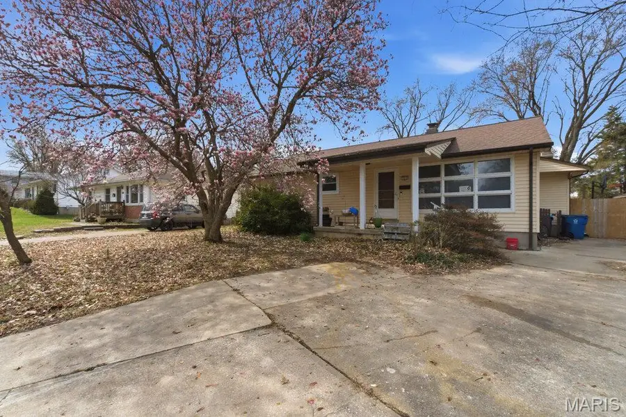 1913 Park Avenue, Saint Charles, MO 63301 - #3