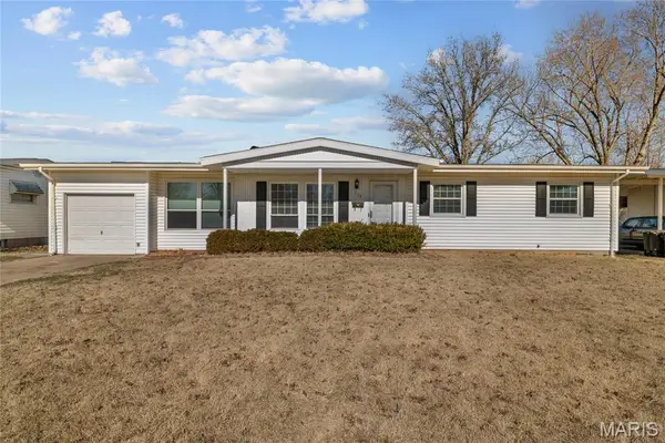 725 Pelican Lane, Florissant, MO 63031