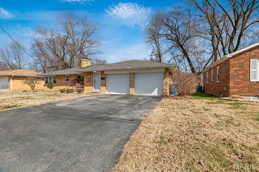 110 Linda Drive, Collinsville, IL 62234 - #2