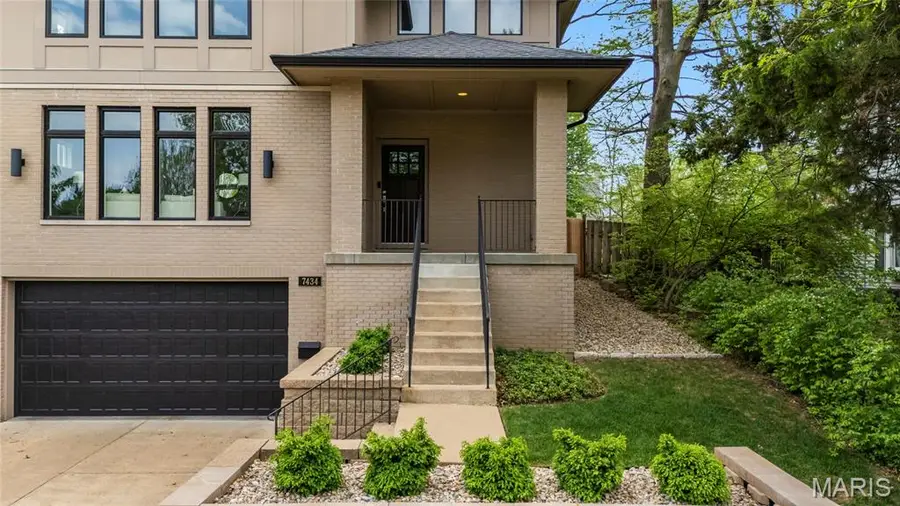 7434 Hoover Avenue, Richmond Heights, MO 63117 - #2