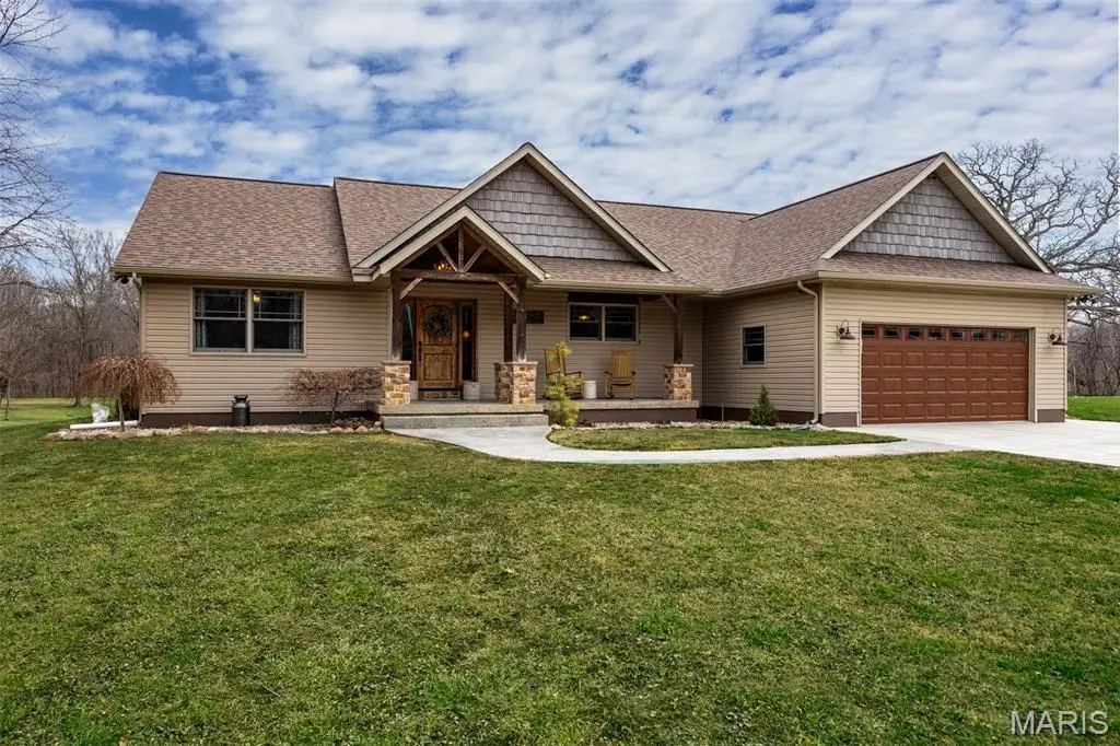 14982 Freemont Road, Carlinville, IL 62626 - #1