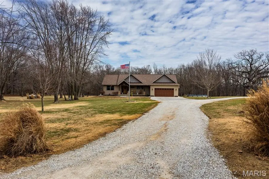 14982 Freemont Road, Carlinville, IL 62626 - #3