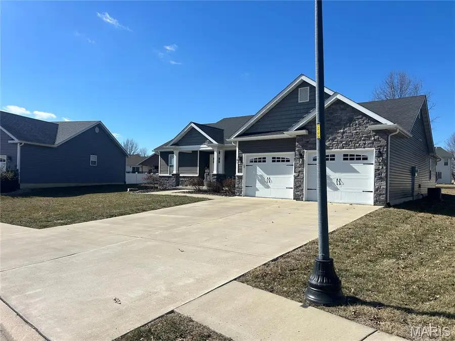 708 Boulder Way, Jerseyville, IL 62052 - #2