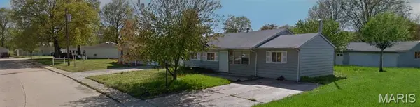 1105 Saint Clement Drive, East St Louis, IL 62206