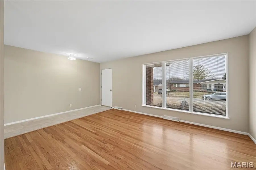 3237 Yorkchester Drive, Saint Louis, MO 63129 - #3