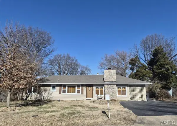 34 James Drive, St Charles, MO 63301