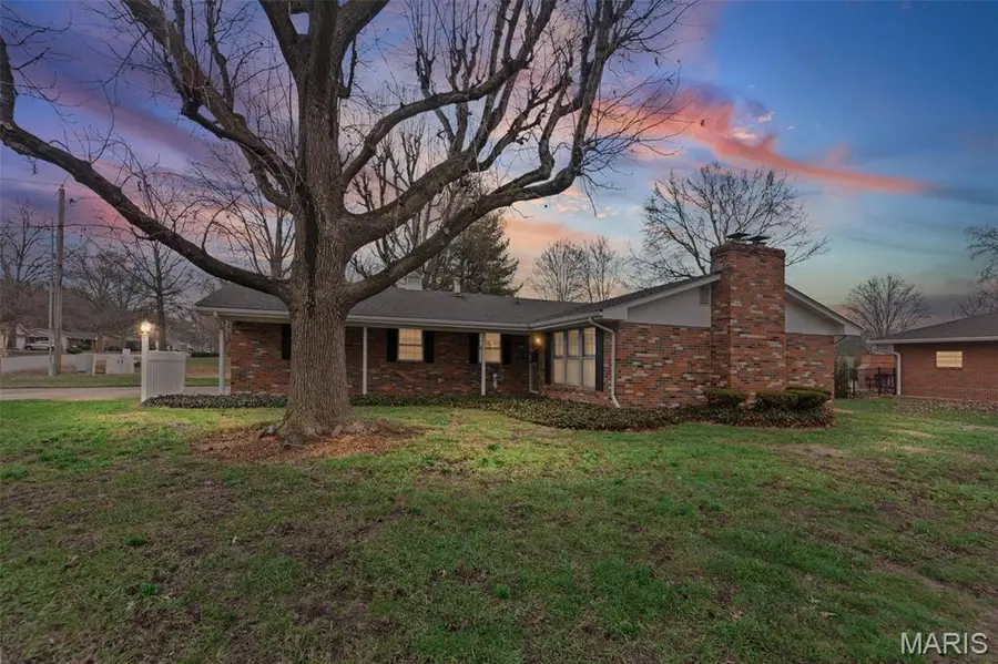 3413 Greenwood Lane, Godfrey, IL 62035 - #3