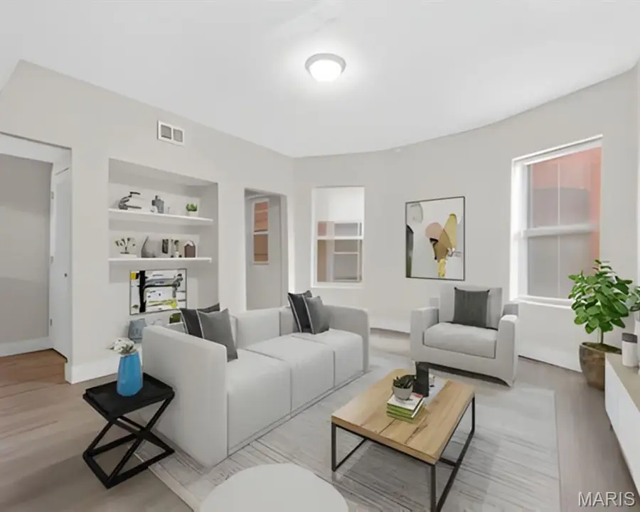 5437 Page Boulevard, Saint Louis, MO 63112 - #2