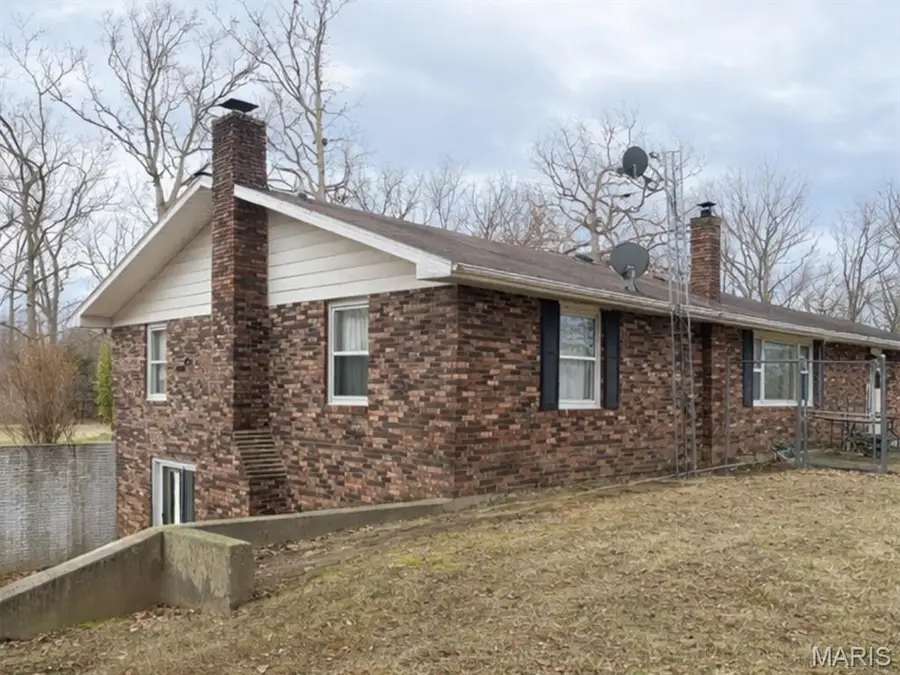 5426 E Dix Irvington Rd, Walnut Hill, IL 62893 - #2