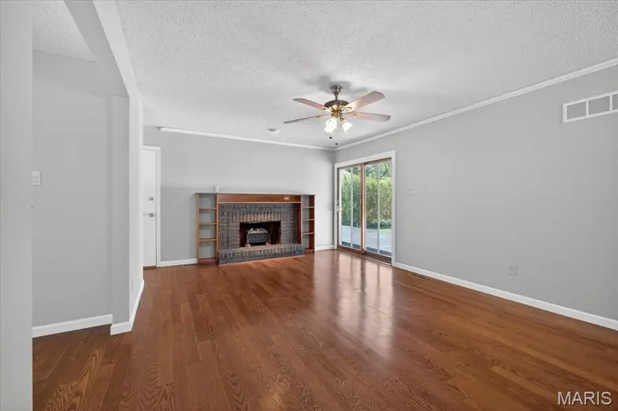 1421 Nancy Lee Drive, Saint Louis, MO 63146 - #3