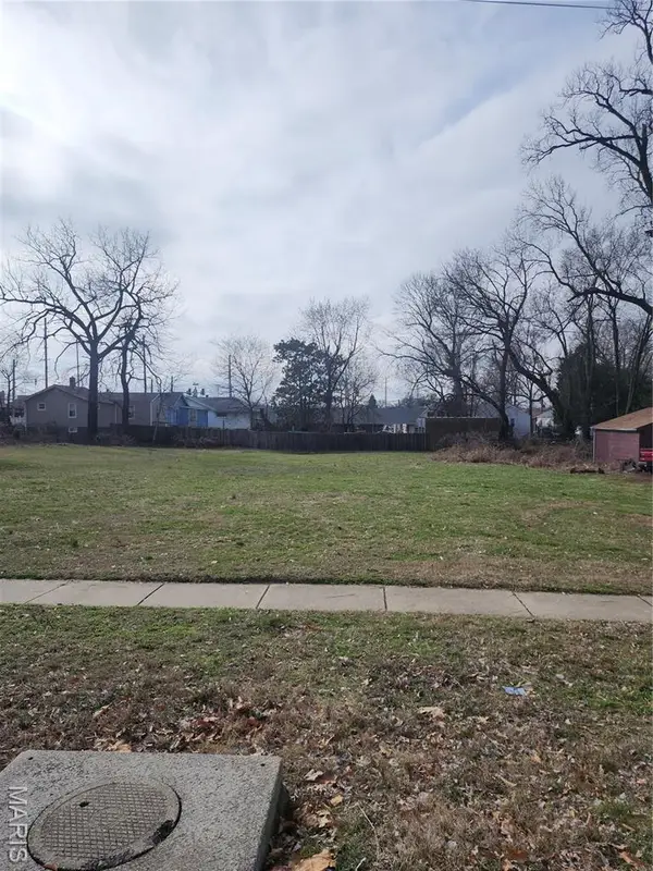 3315 Eminence Boulevard, St Louis, MO 63114