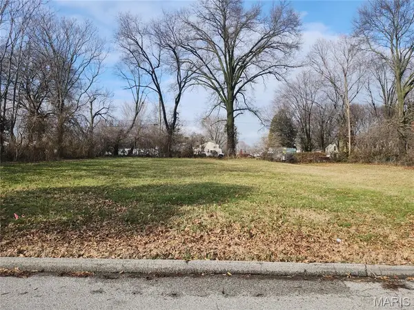 9053 Bobb Avenue, St Louis, MO 63114