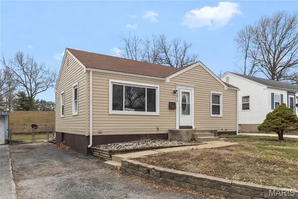 10812 Saint Francis Lane, St Louis, MO 63074