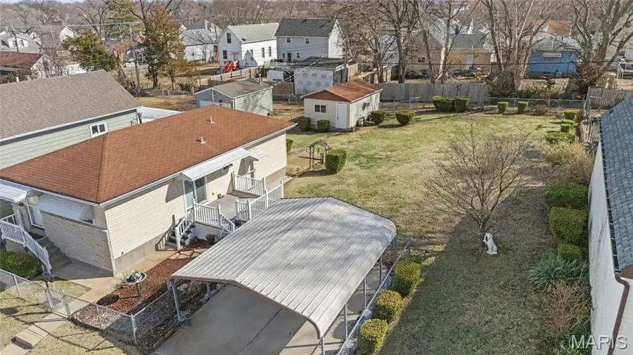 816 Regina Avenue, Saint Louis, MO 63125 - #3