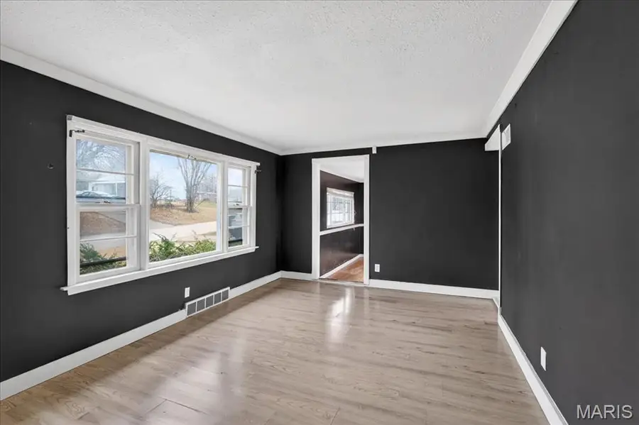 8808 Marcella Avenue, Saint Louis, MO 63121 - #3