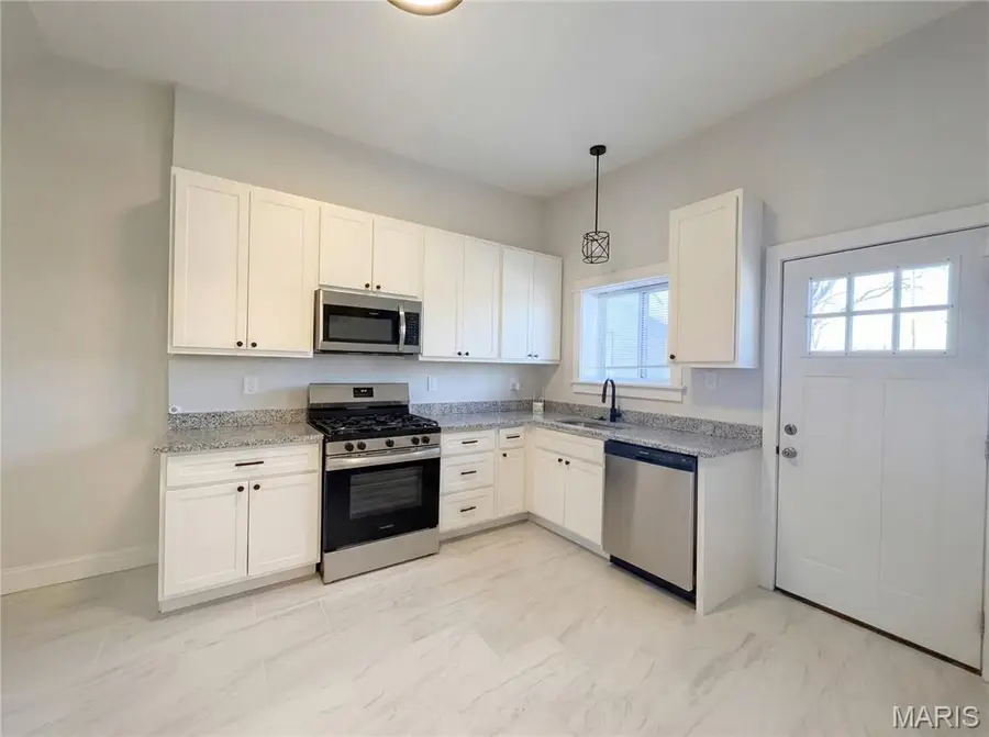 7101 Virginia Avenue, Saint Louis, MO 63111 - #2