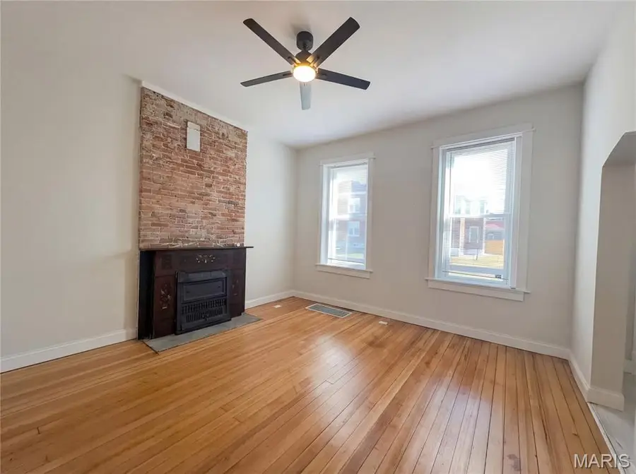 7101 Virginia Avenue, Saint Louis, MO 63111 - #3