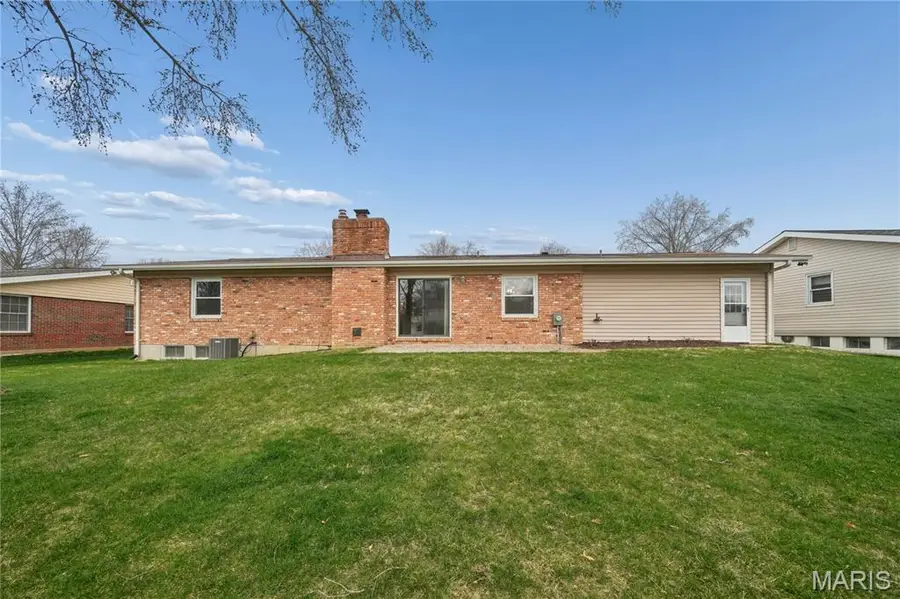 14342 Lake Tahoe Drive, Chesterfield, MO 63017 - #3