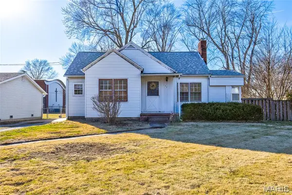 123 Bender Avenue, East Alton, IL 62024