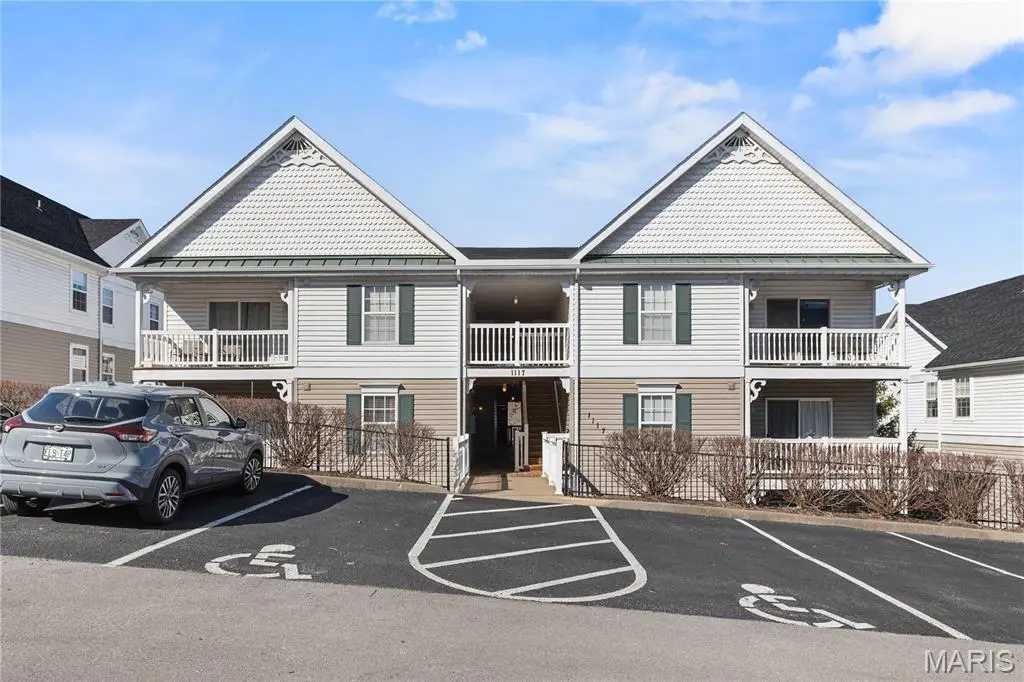 1117 Arbor Creek Drive #3A, Queeny, MO 63122 - #1