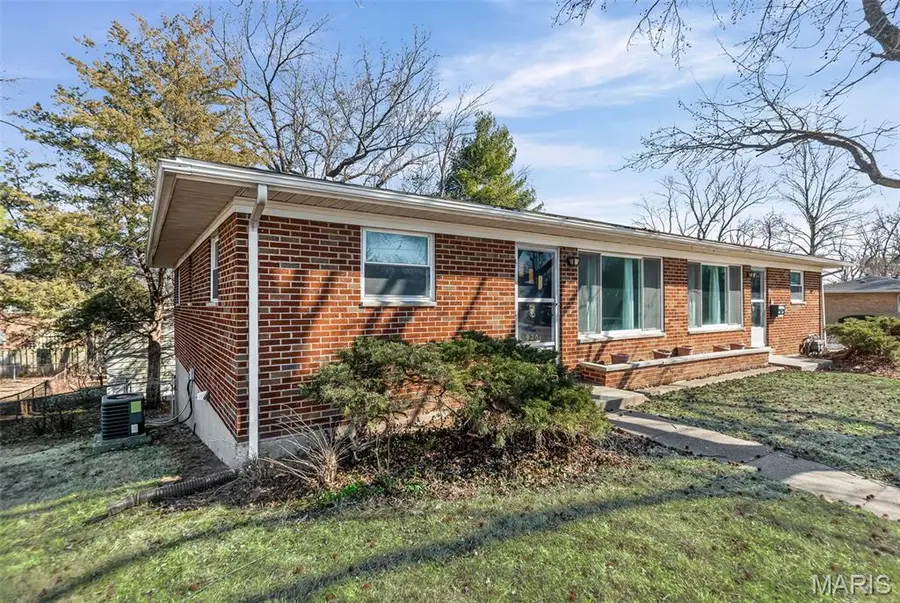 922 S 74th Street, Belleville, IL 62223 - #2