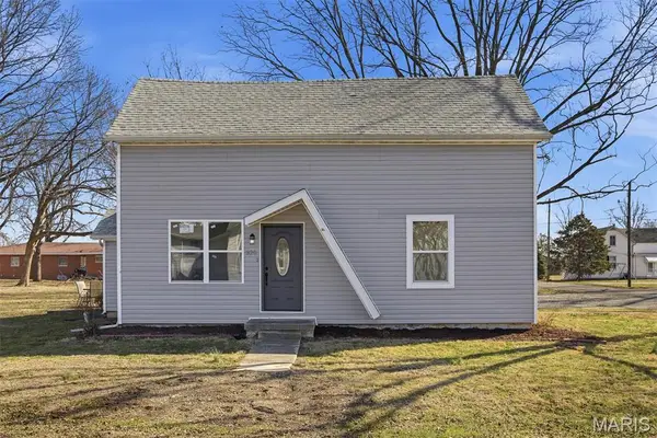 320 N Oak Street, Breese, IL 62230