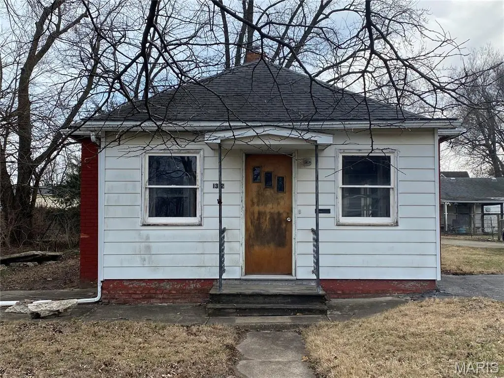 1312 School Street, Hillsboro, IL 62049 - #1