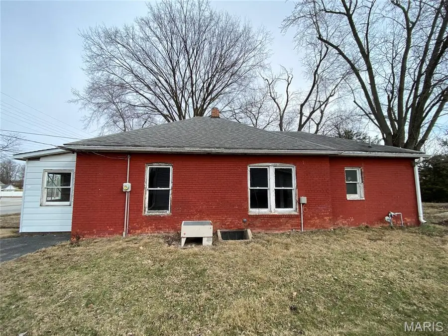 1312 School Street, Hillsboro, IL 62049 - #2