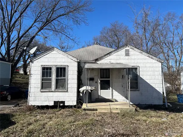 8821 Eichler Place, Jennings, MO 63136