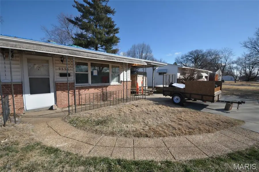 9551 Margo Ann Lane, Saint Louis, MO 63134 - #2
