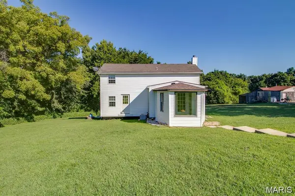 5158 Mississippi River Road S, Golden Eagle, IL 62036