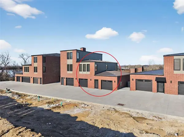 1015 River Bluff Drive, Washington, MO 63090