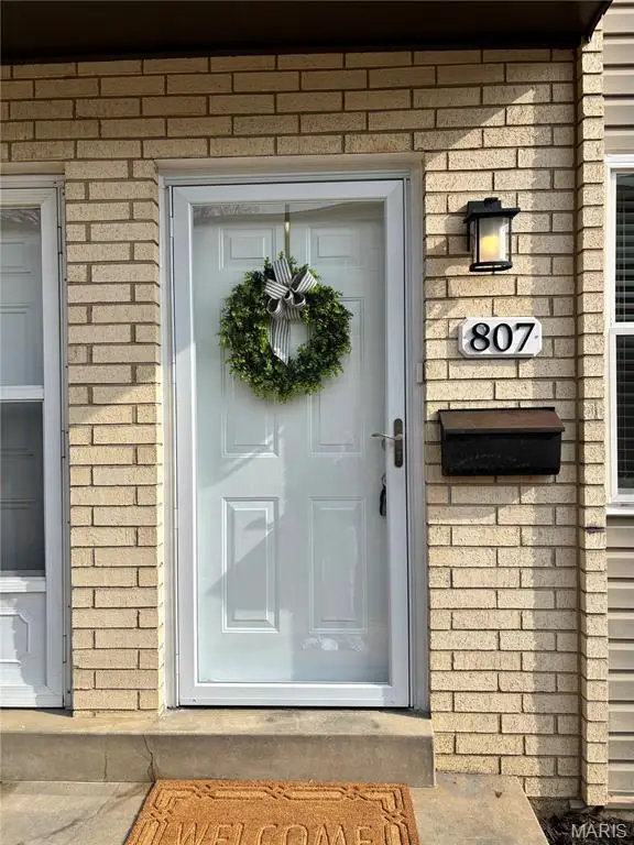 807 Portsdown Road, Ballwin, MO 63011