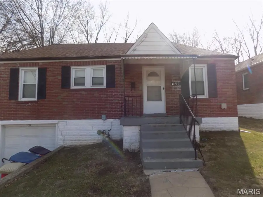 8706 Kendale Drive, Bel Ridge, MO 63121 - #3