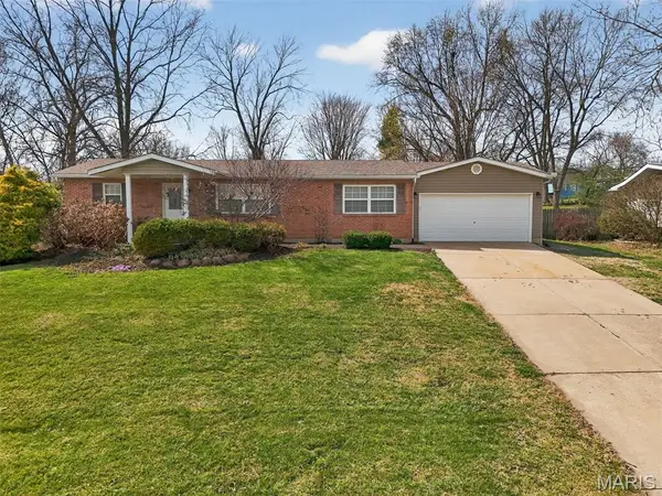 879 Starlight Drive, St Charles, MO 63304