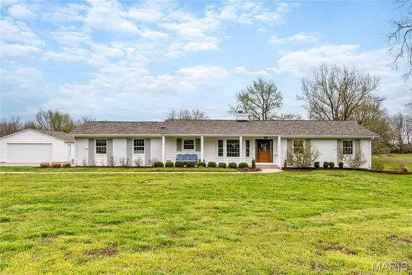 32 Weldon Spring Heights Drive, Weldon Spring, MO 63304